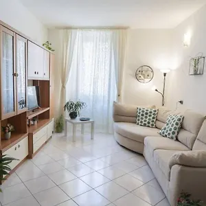 https://la-casa-di-anna-como.it-lombardy.com