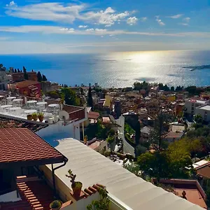 villa-greta-taormina.sicilyhotelsitaly.net/